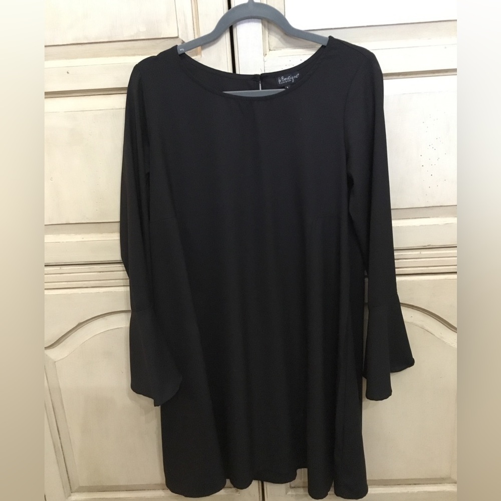 B Boutique By Evergreen Black Flutter Sleeve Swing Dress Size Large